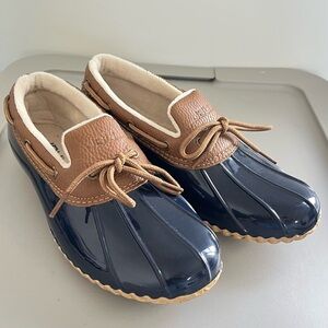 Jambu Navy and Tan Woodbury Waterproof Slip-On size 8